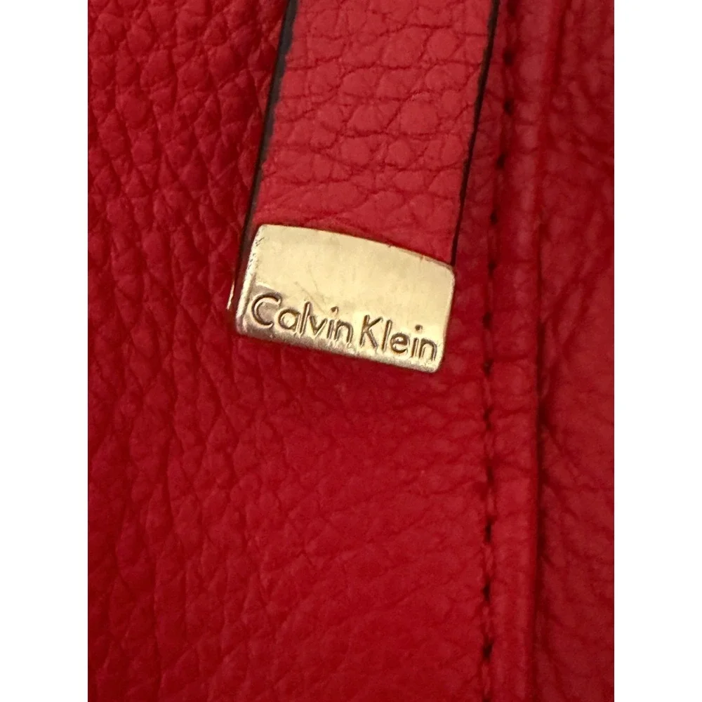Calvin Klein‎ Crossbody Satchel Womens OS Coral Red Pebbled Leather Gold Tone